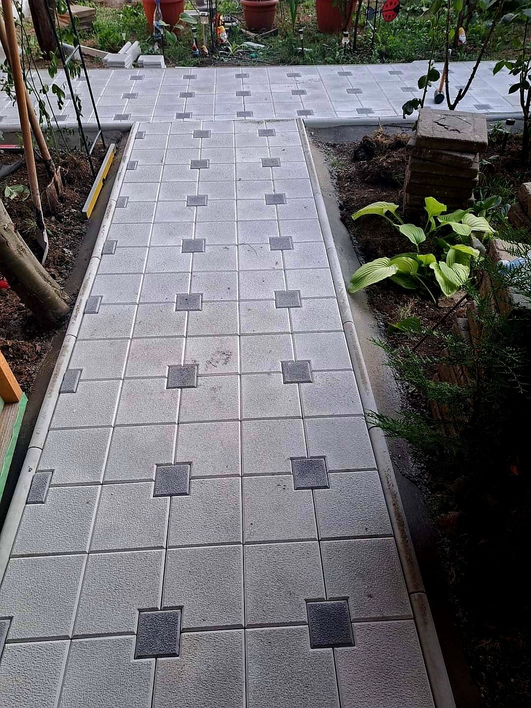 Pavele de la 39lei mp Oferim montaj pavaje model 20x20 texturat