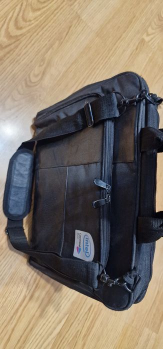 Geanta leptop foarte rezistenta