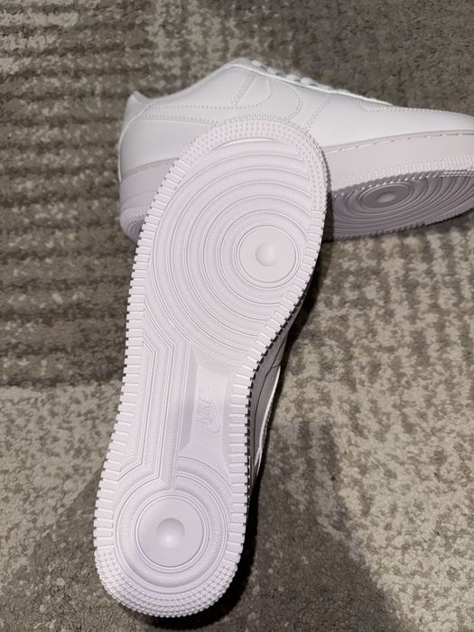 Nike Air Force 1 07' Albi Noi în Cutie Marimea 42