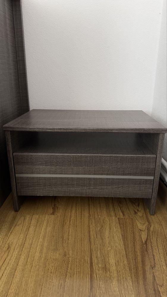 Set dormitor cu pat si dulap