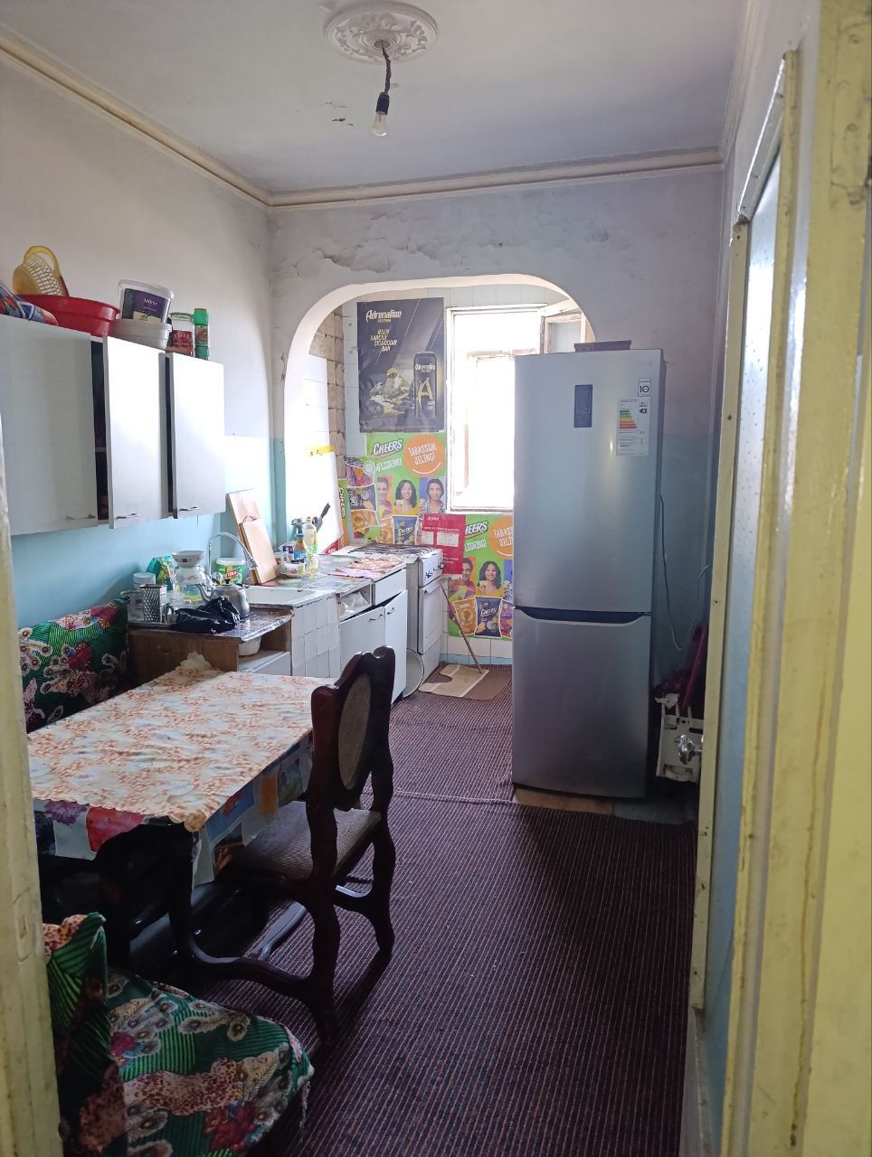 Продам 3 ком квартиру,Чизельный, Паркентский базар