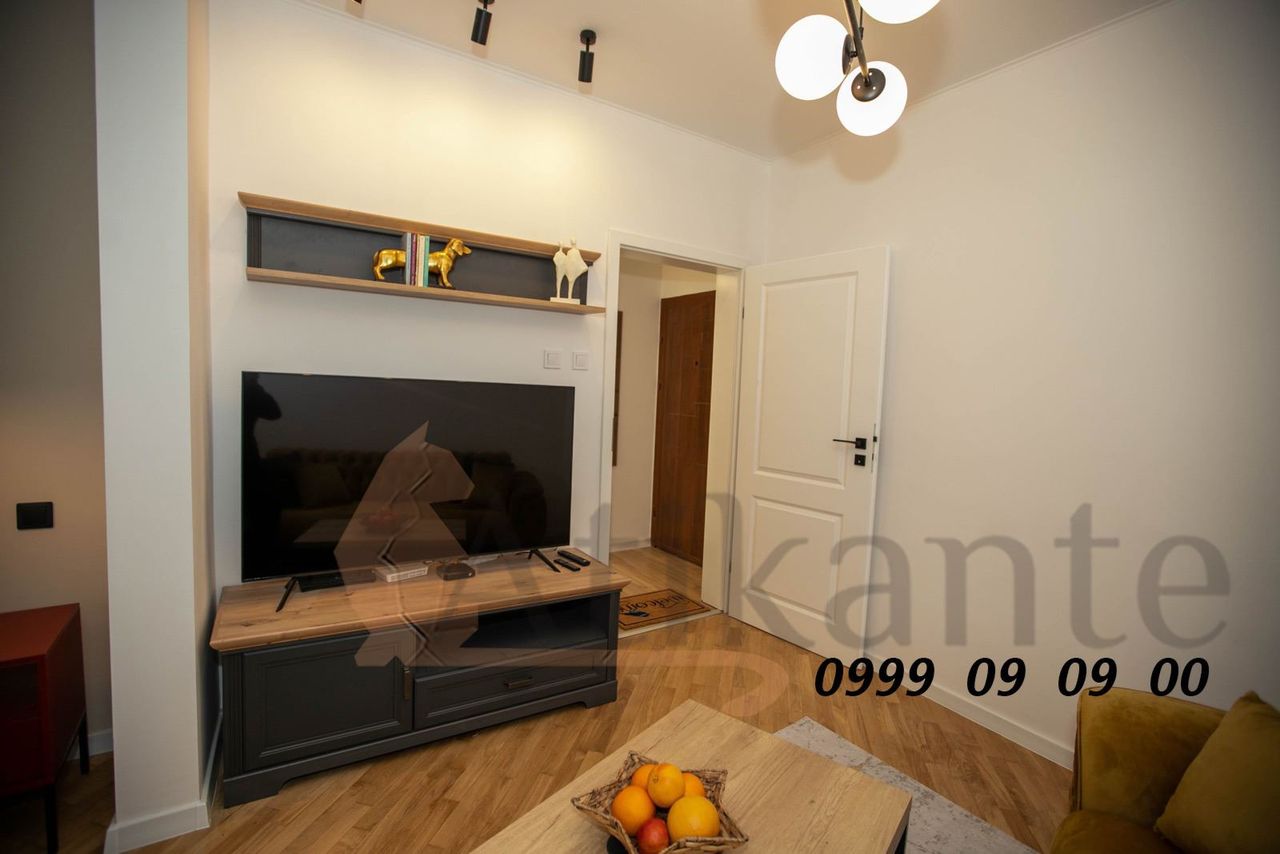 Дава се под наем Двустаен апартамент в София, Център - 50 кв.м за 750 € - Снимка #2