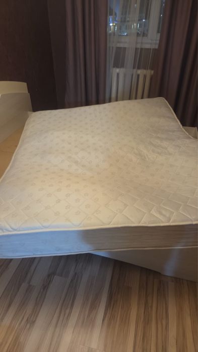 Продам матрас в хорошем состоянии