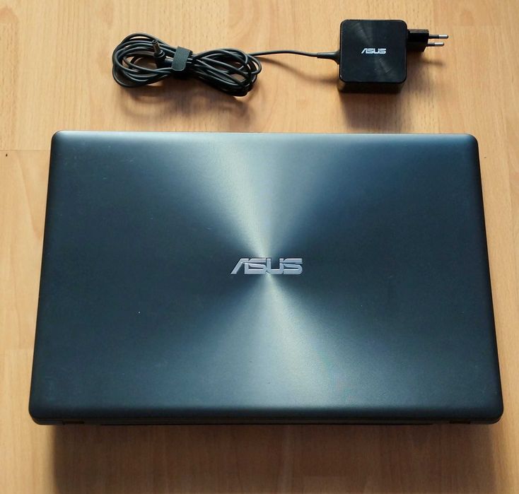 Asus R510L Core I7, 8GB RAM, SSD 120GB, HD4400, baterie dubla 3-4 ore