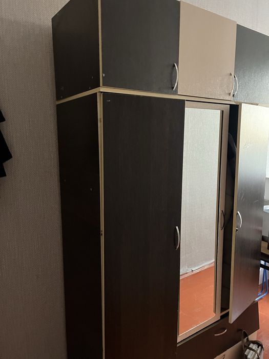 Продам два шкафа