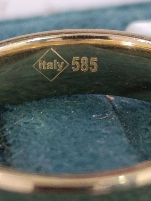 Золотая кольцо, Итальянский бренд ,проба 585, вес 2,99