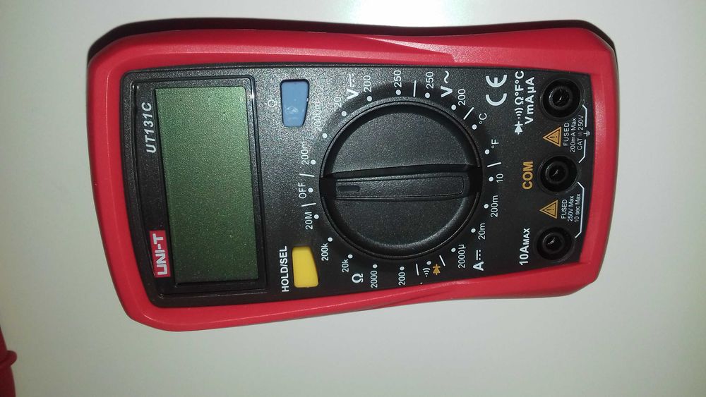 Vând multimetru UNI-T UT131C
