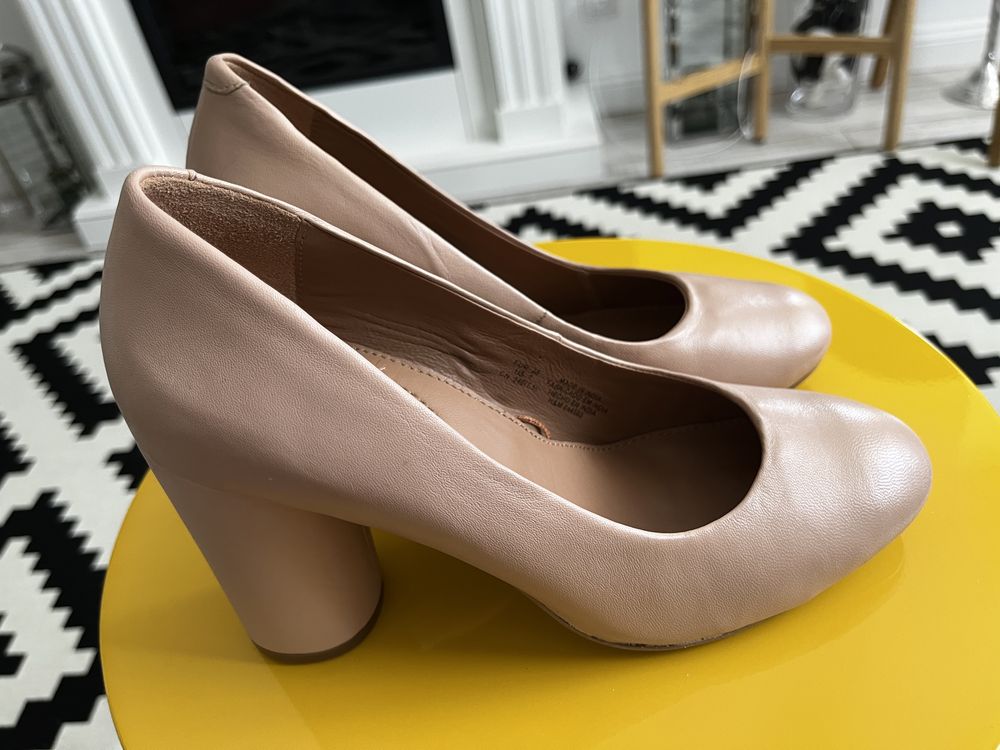 Pantofi nude H&M din piele naturală mărimea 38