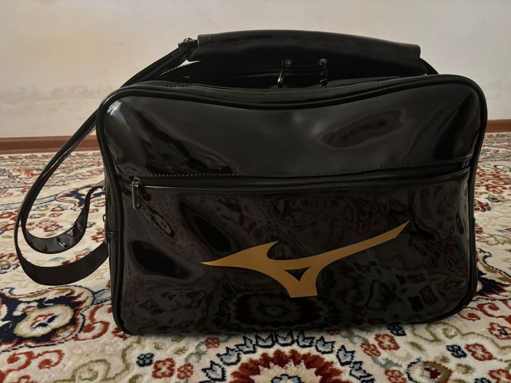 Рюкзак Mizuno.