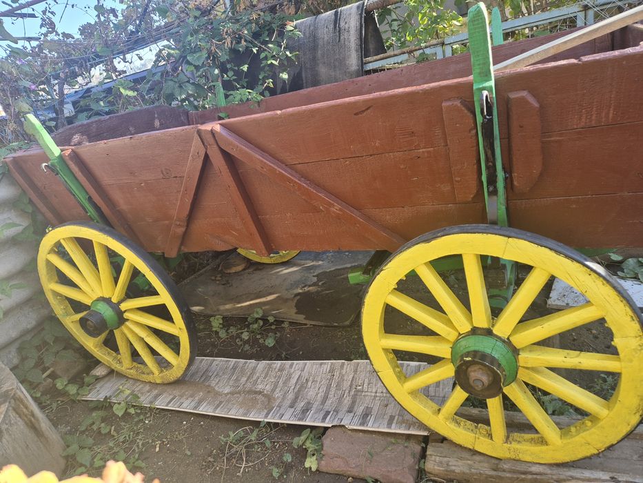 Старинна Дървена Каруца