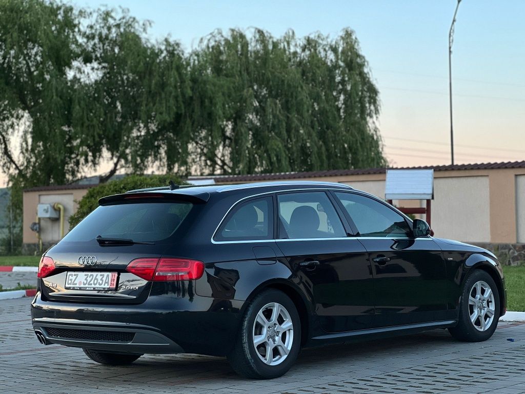 Audi A4 2.0 TDI 143CP S-line x3