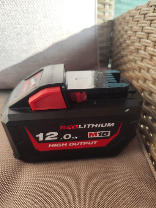 Milwaukee m18 12 ah