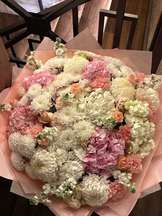 Большой букет цветов б/у