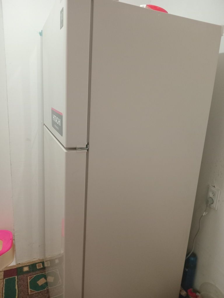 Холодильник HITACHI