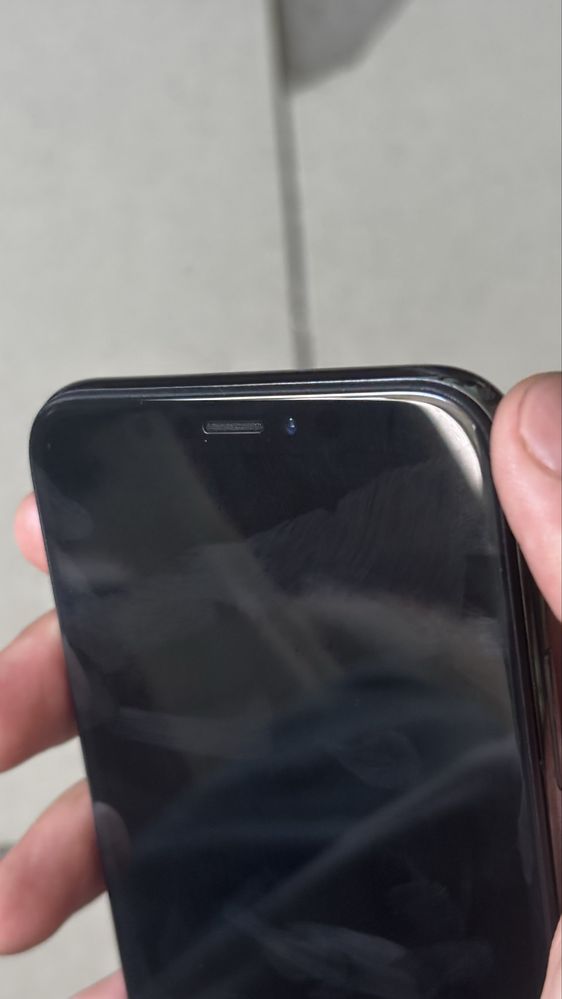 Продаю iPhone X в отличном состоянии