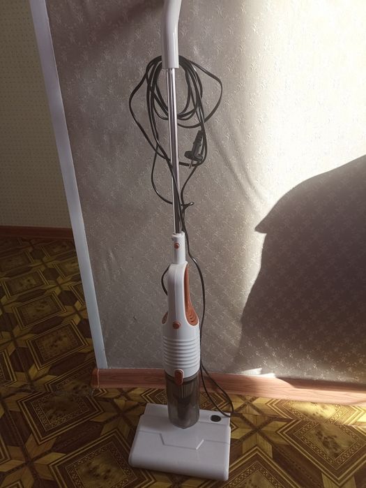 Продам пылесос .