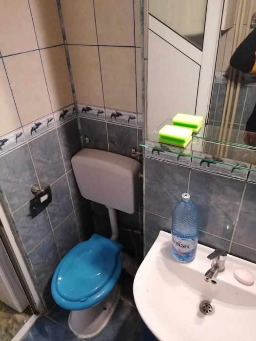 O camera mare libera in apt 3 camere Mircea pentru baiat