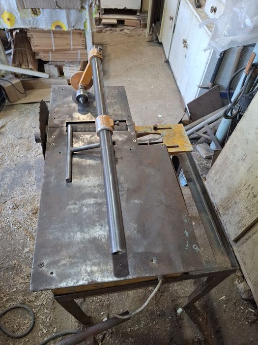 Продавам абрихт-циркуляр