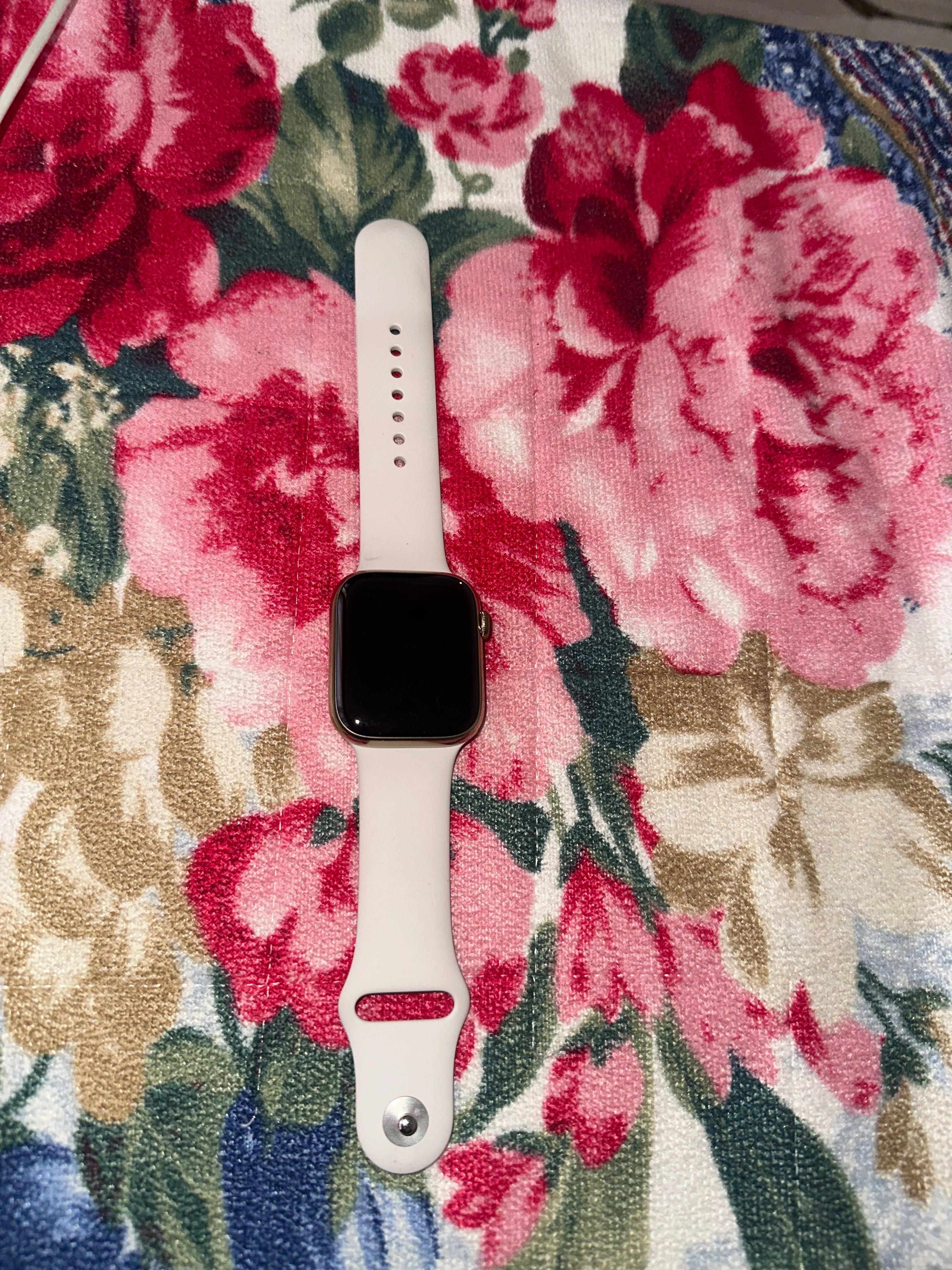 Apple Watch 8 series , б/у с гарантией