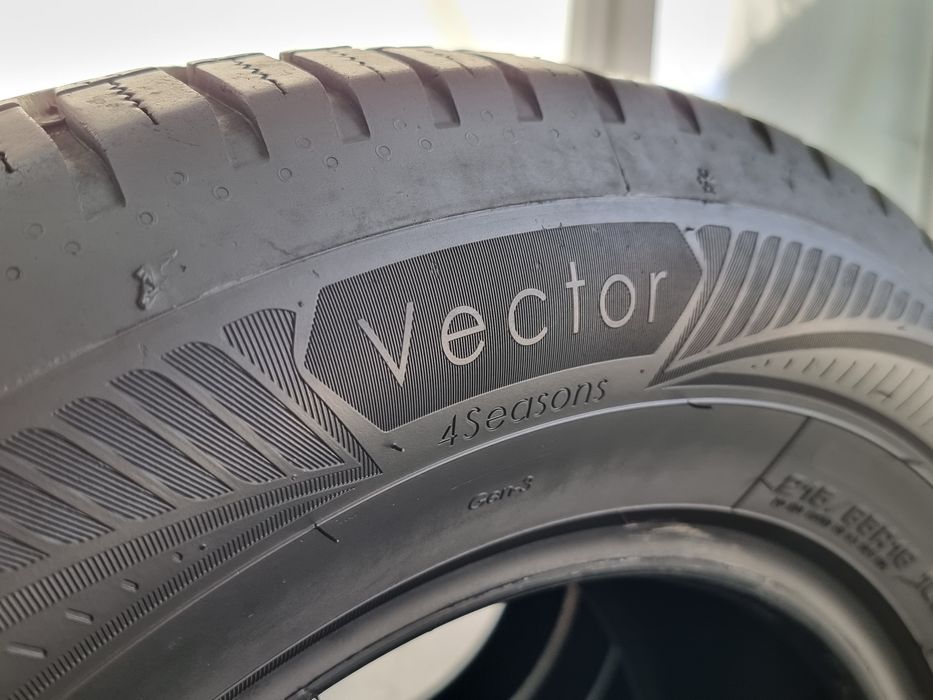 "Dot 23" 215/65/16 Goodyear 4Броя: 350лв 6.2мм всесезонни гуми