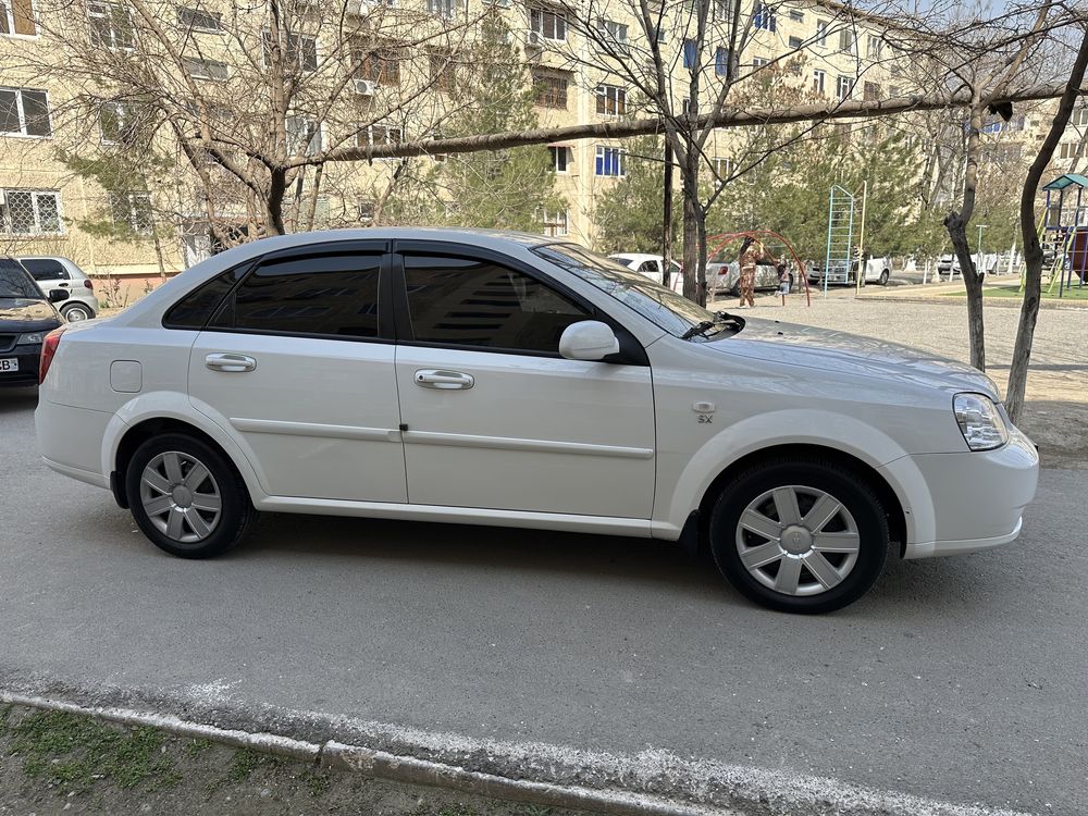 Chevrolet  lacetti 1