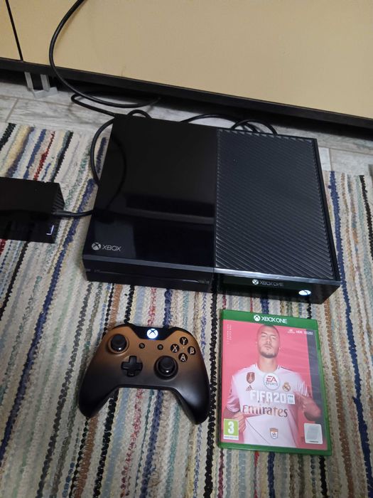 Consolă Xbox one, Joc video plus joc fotbal FIFA 20, Hard 500 Gb