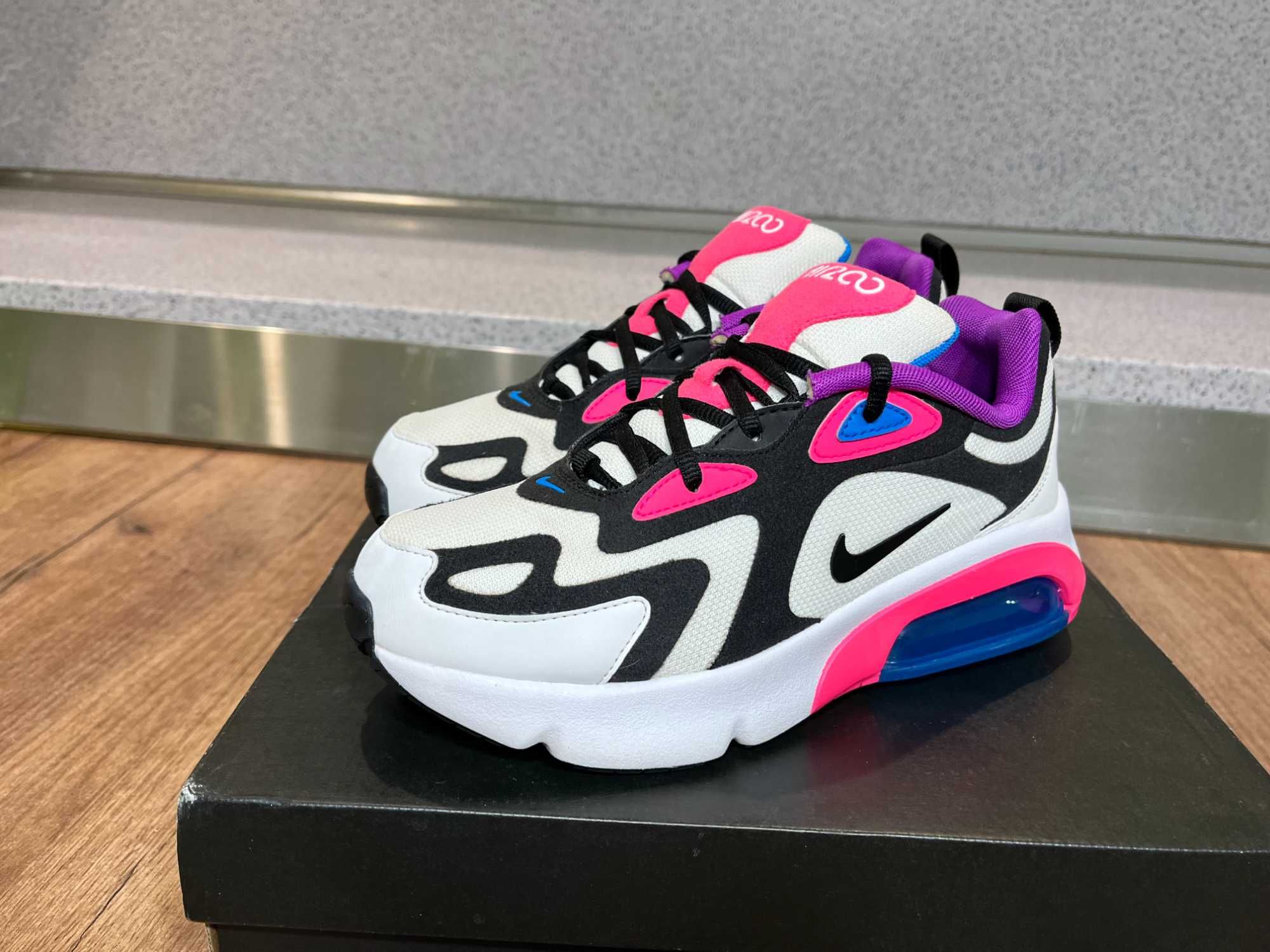 ОРИГИНАЛНИ *** Nike Air Max 200 White/Black/ Hyper Pink