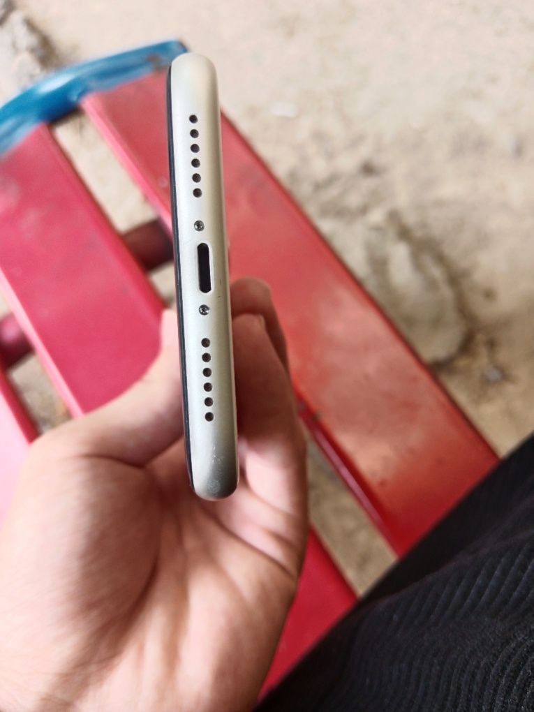 Iphone 11  64 gb