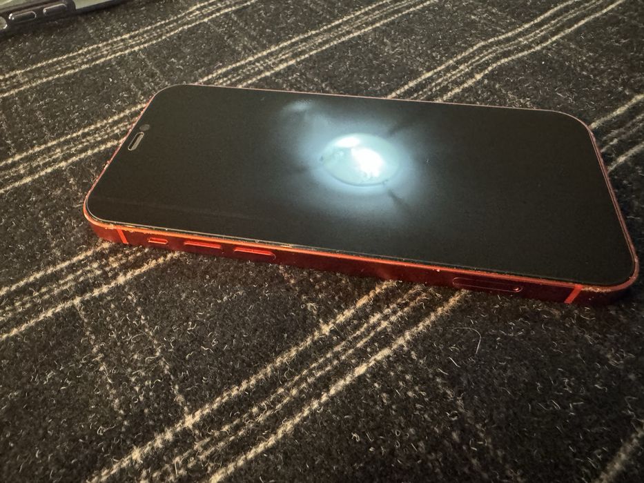 iPhone 12  мервен