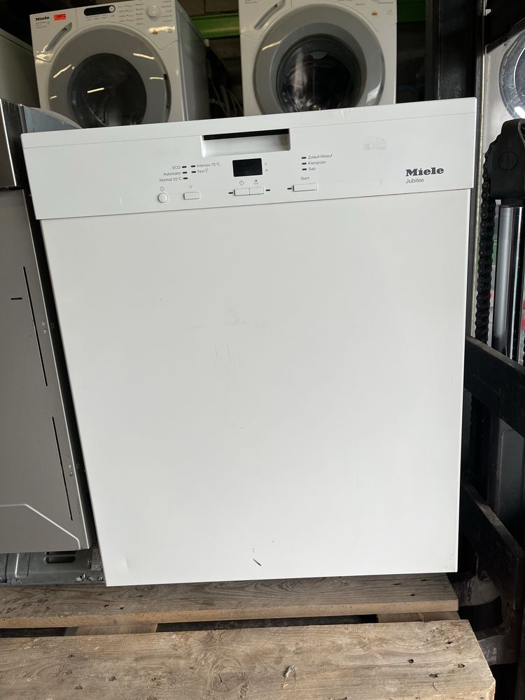 Съдомиялна за полувграждане Miele Jubille А+++