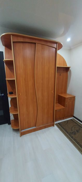 Продам шкаф в прихожую