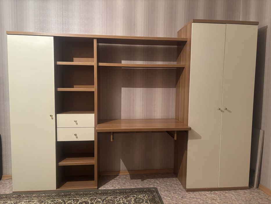 Шкаф комнатный компьютерный
