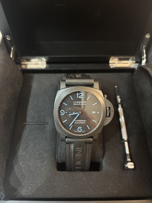 Luminor Marina Carbotech 44mm Ceramic/Rubber Black dial