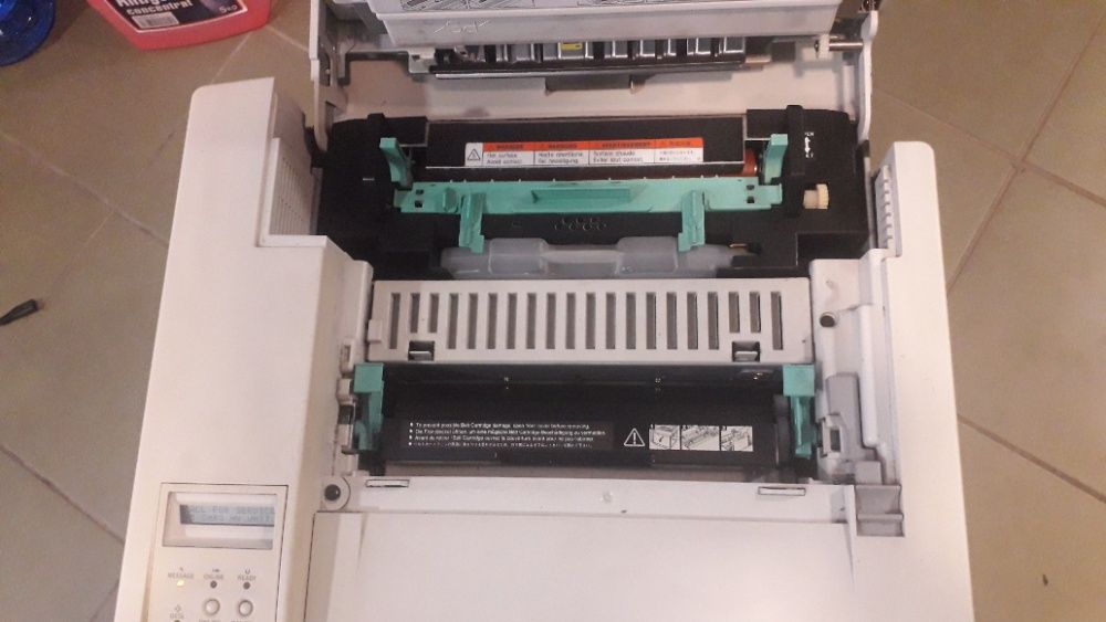imprimanta profesionala laser color
