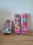 Vand lot cu 3 papusele ( 2 Barbie , 1 Nella)