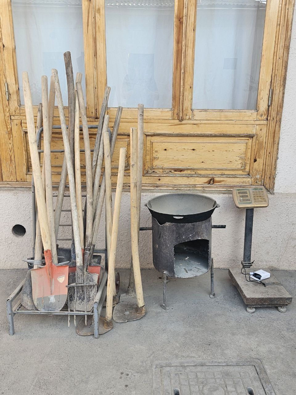Hammasi sotiladi ketmon Haskash Lapatka qozon o'cho  Tarozi
