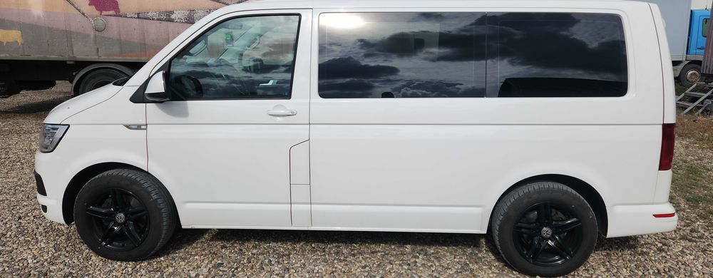 T6 Multivan Minibus