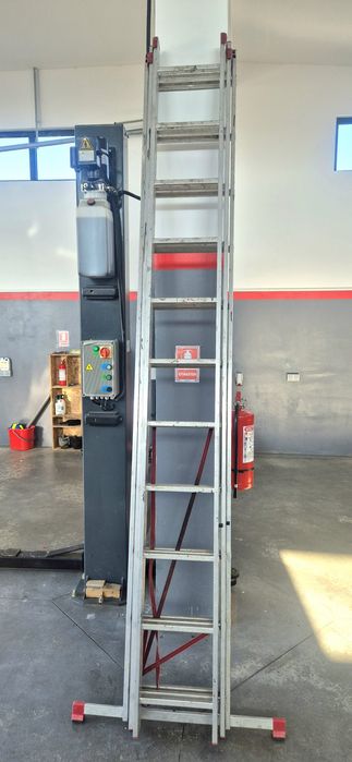 Scara 3 tronsoane 3 x 11 trepte Alverosal