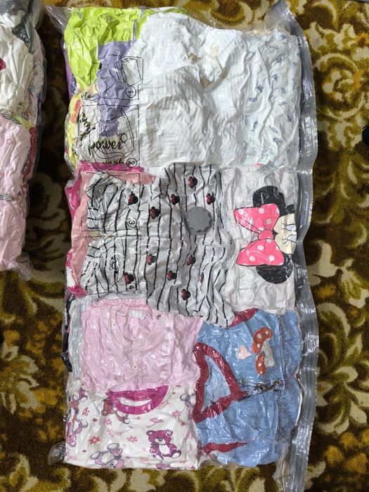 Големи лотове с бебешки дрешки за момиче от 0 до 18 месеца