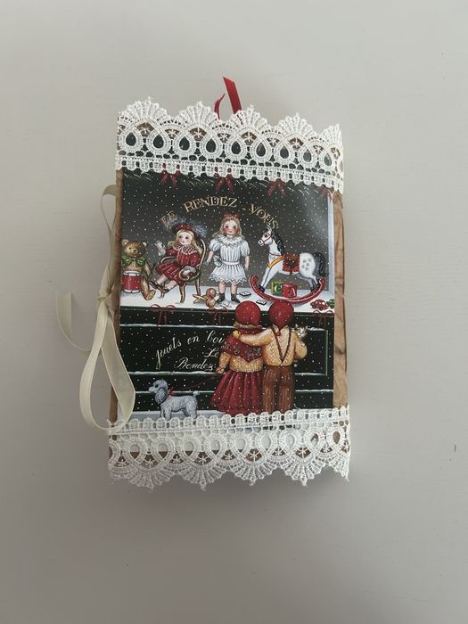 Продавам ръчно направени коледни скрапбук тефтери