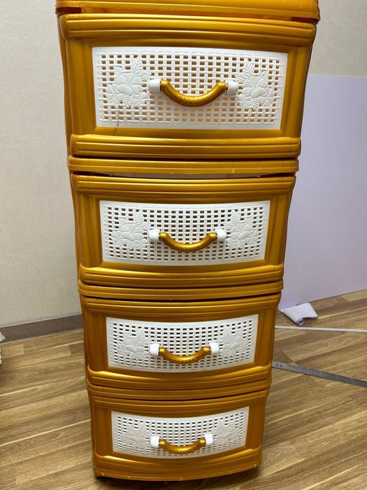 Комод из пластика