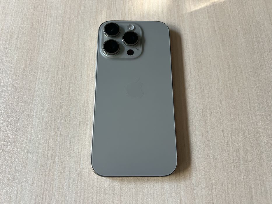 Продавам Apple iPhone 16 Pro 256GB