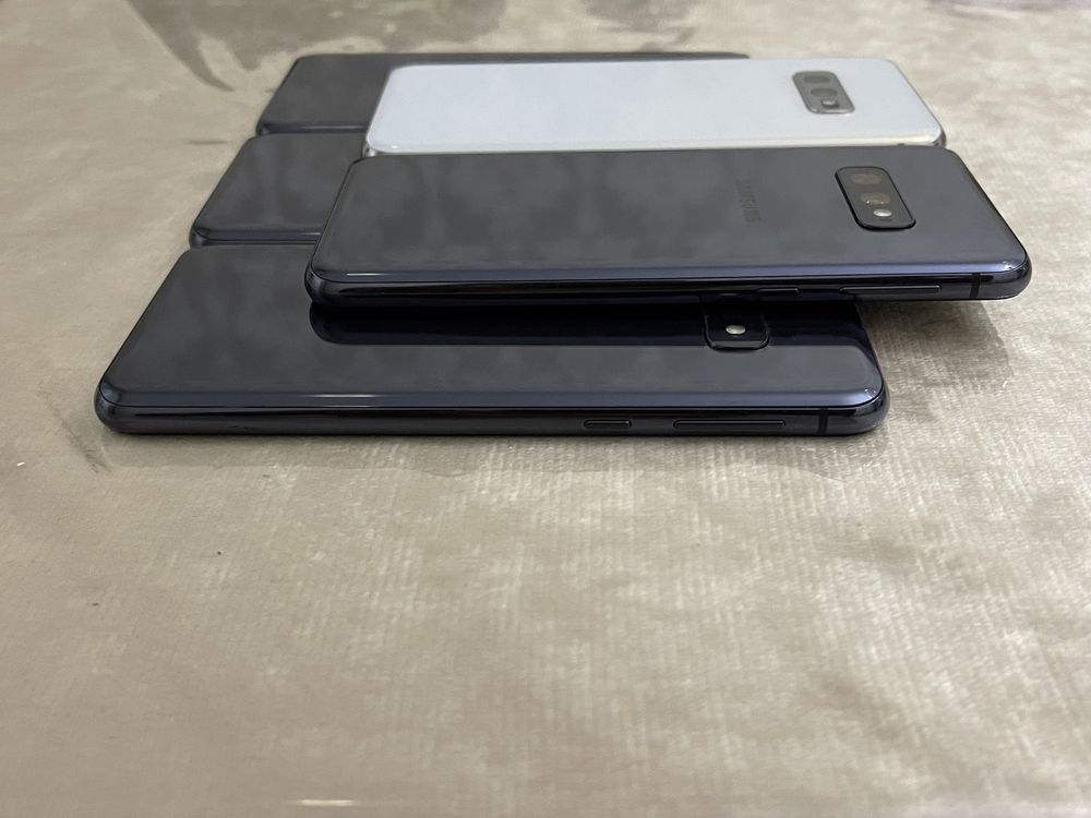 Samsung Galaxy S10e 6/128Gb. Black & White! Идеал. Гарантия