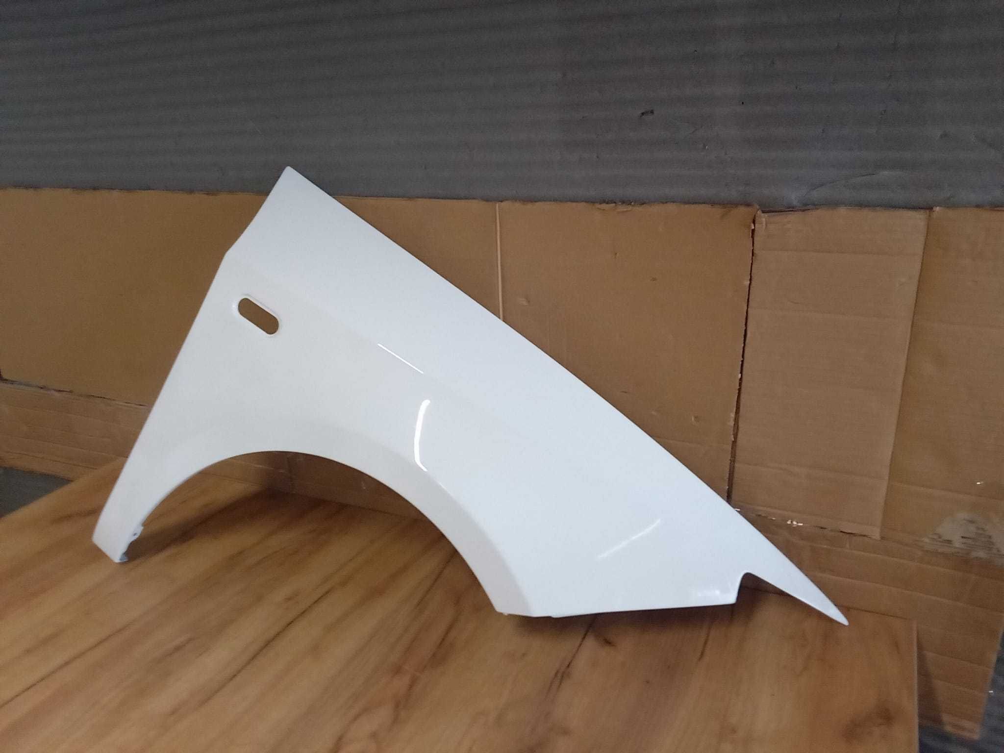 Aripa Fata Dreapta Seat Ibiza An 2008-2012 (LB9A (Alb))