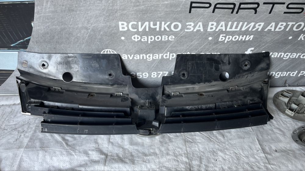 2 броя Предна решетка Dacia Duster 2012-