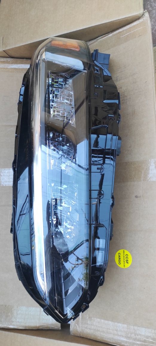 Фар за Honda civic 11 gen USA