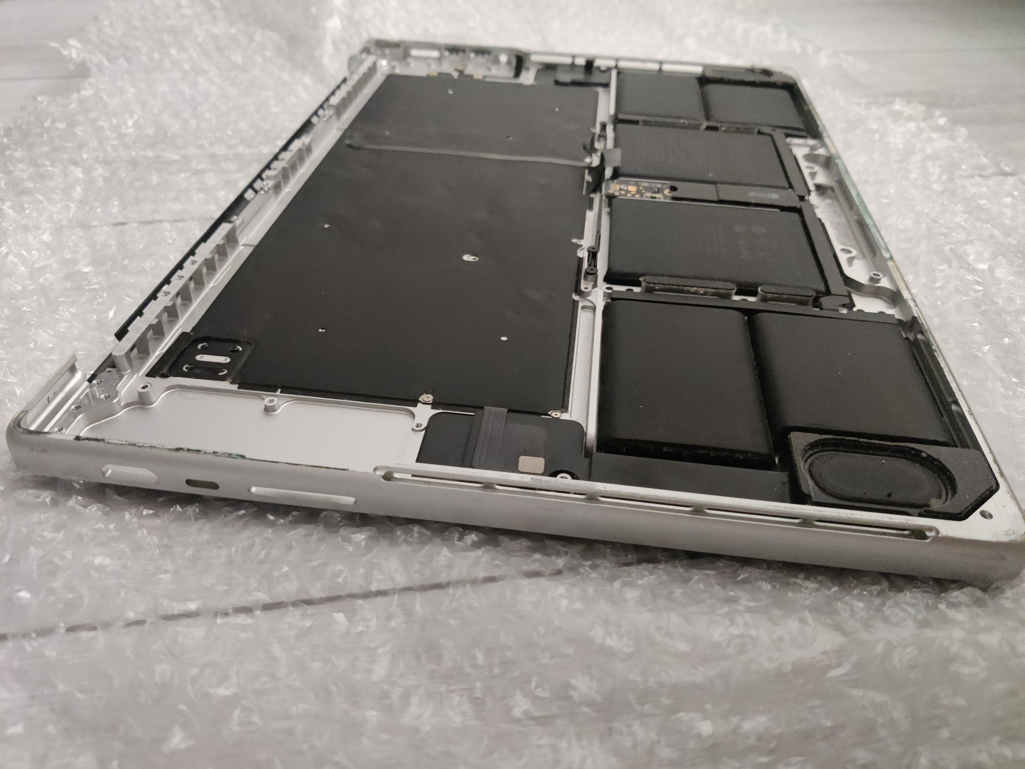 Top Case для MacBook Pro 16.2" (2021) с клавиатурой и аккумулятором