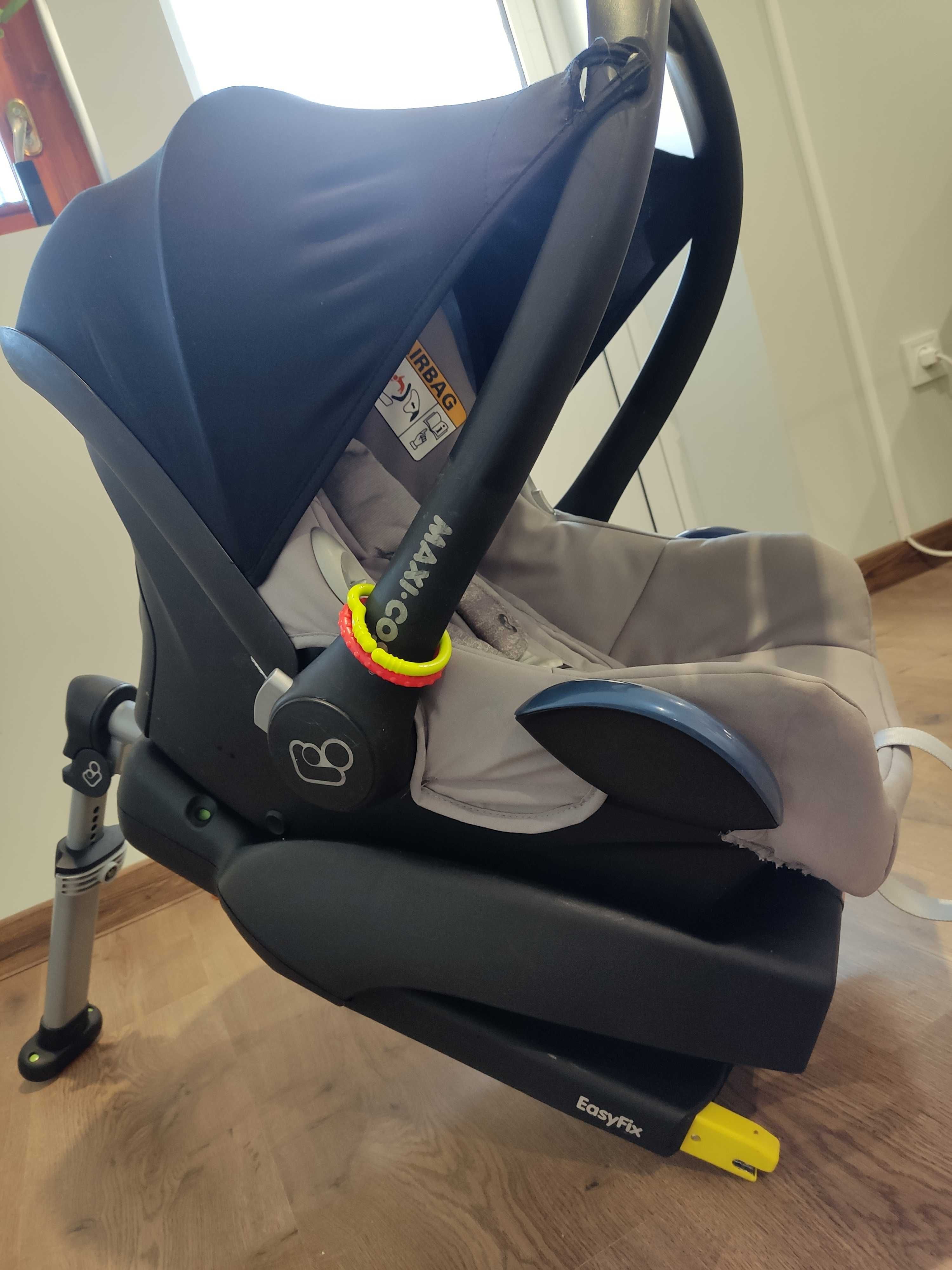 Детско столче за кола Maxi cosi с включена основа/база (IsoFix)