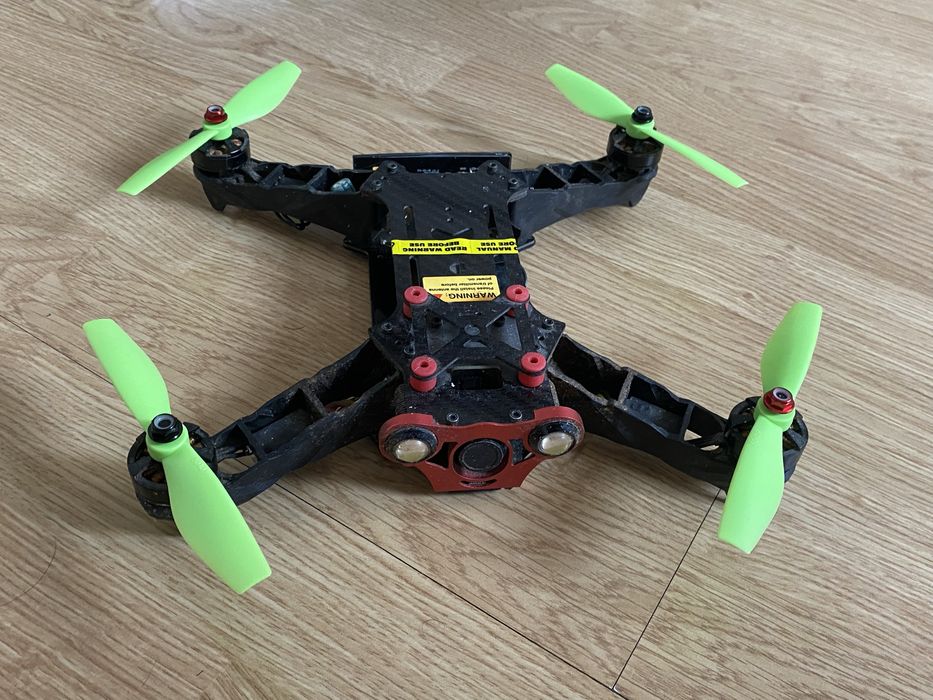 Drona FPV - nefunctionala, pt piese de schimb