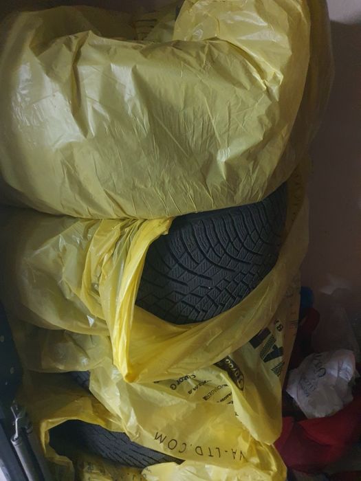 Nokian  245 50 18 зимни гуми дот 22